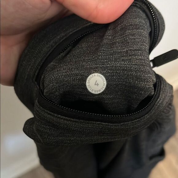 Lululemon heathered Black Leggings, size 4 - Picture 8 of 8
